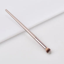 Load image into Gallery viewer, Elegant wooden cosmetic Brushes